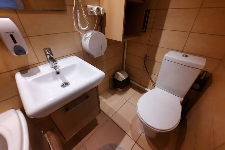 Room 145 of 159