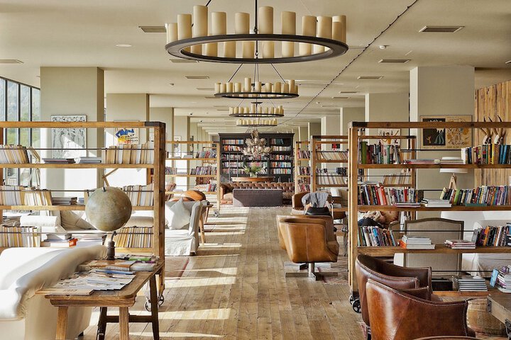 Guest Lobby