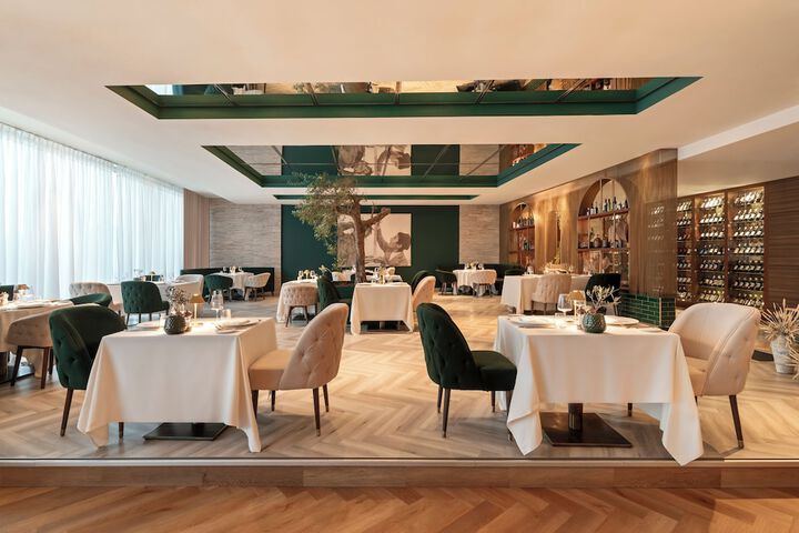 Dining 160 of 208