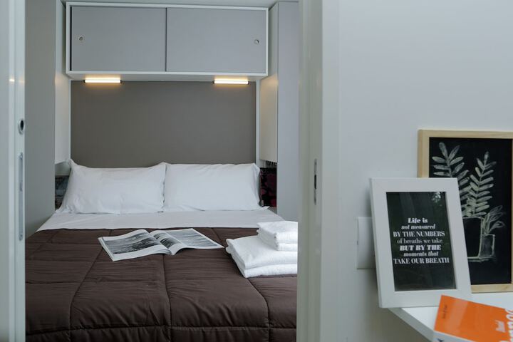 Room 12 of 169