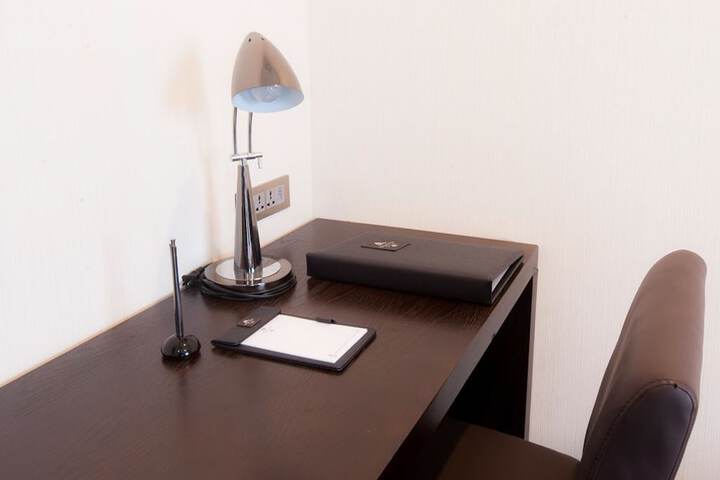Room 4 of 32