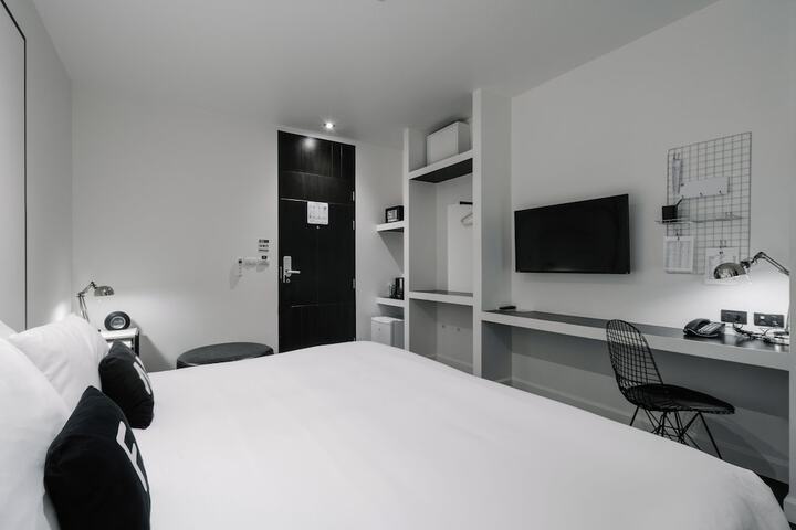 Room 7 of 51