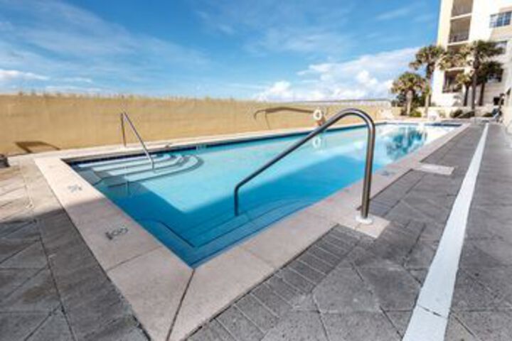 Pool 34 of 38