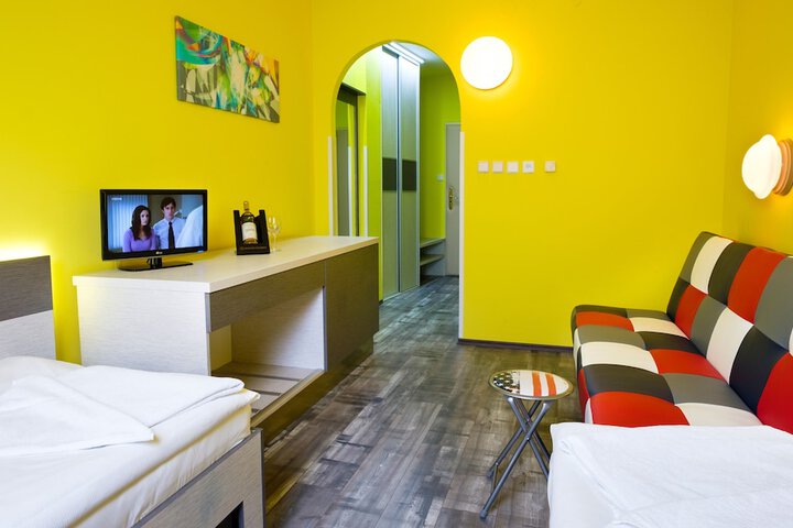 Room 21 of 99