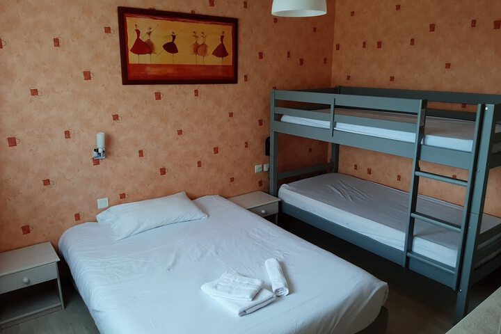 Room 15 of 46