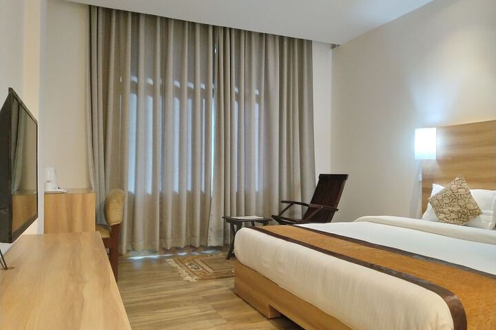 Room 10 of 50