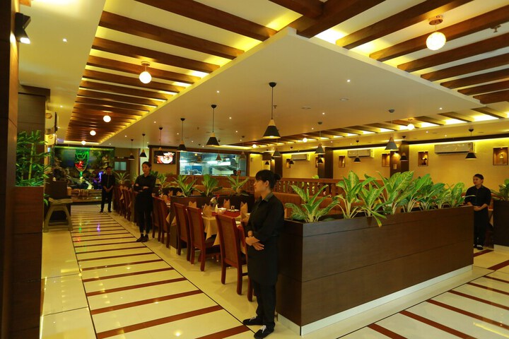 Dining 29 of 43