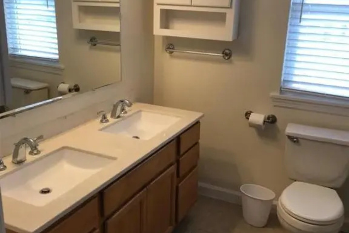 Image of Ww324 West Garfield Avenue Unit B