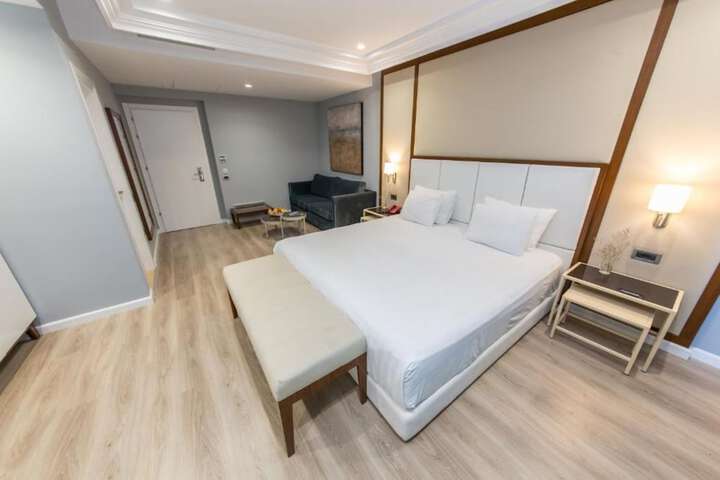 Room 54 of 71