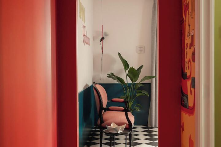 Room 32 of 85