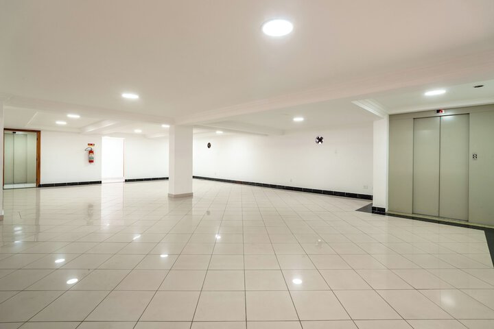 Ballroom/Hall 29 of 41