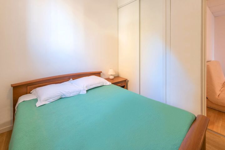 Room 10 of 19