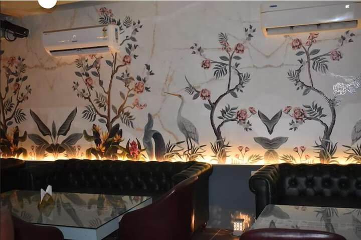Lounge 109 of 130