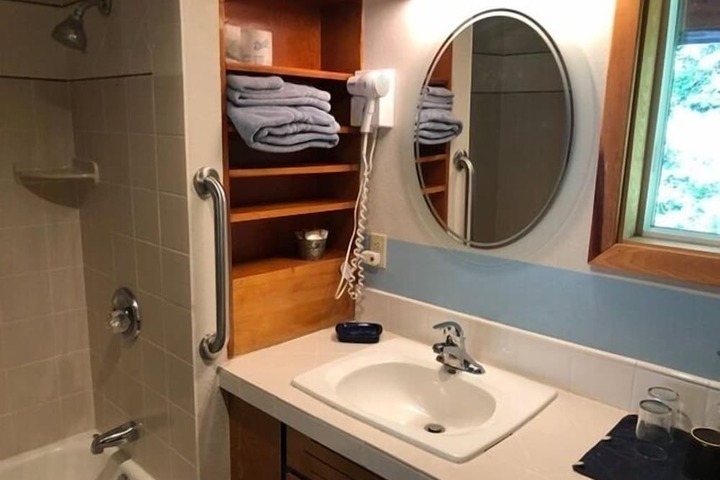 Room 50 of 61