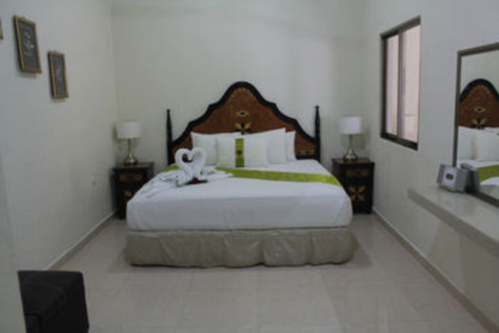 Room 17 of 39