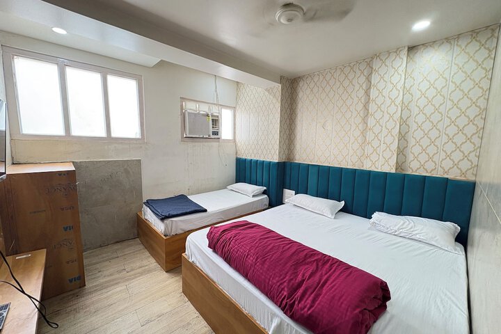 Room 3 of 10
