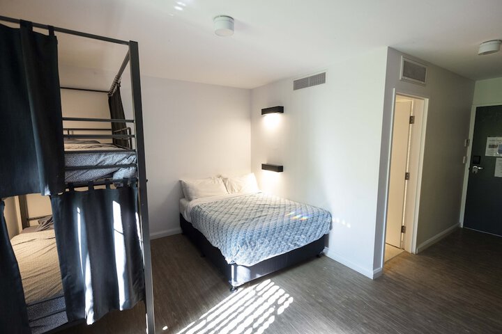 Room 6 of 63