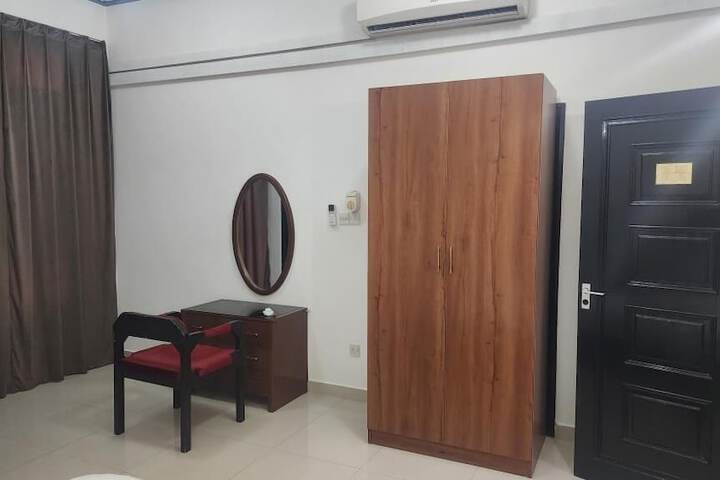 Room 16 of 28