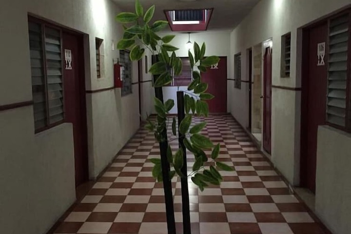 Ballroom/Hall 18 of 19