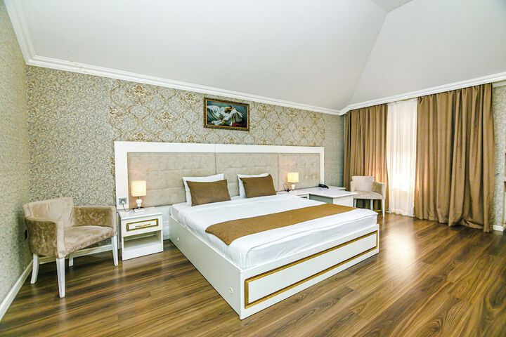 Room 18 of 53