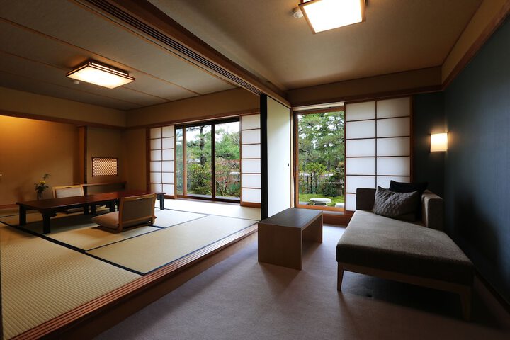 Room 29 of 77