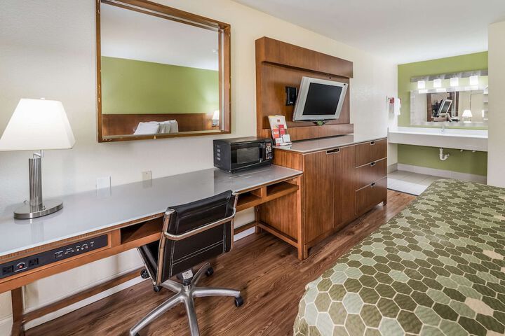 Standard King Bed Accessible (7 of 12)