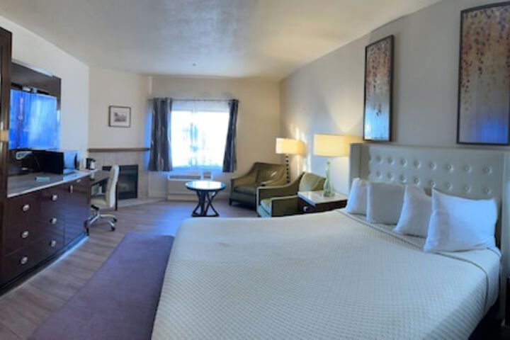 Room 7 of 80