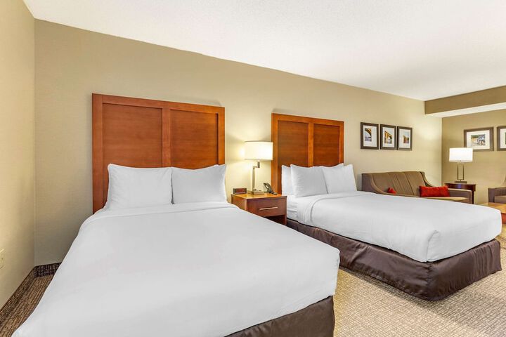 2 Double Beds (4 of 14)
