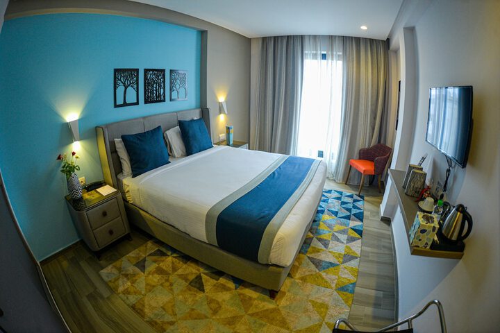 Room 16 of 53