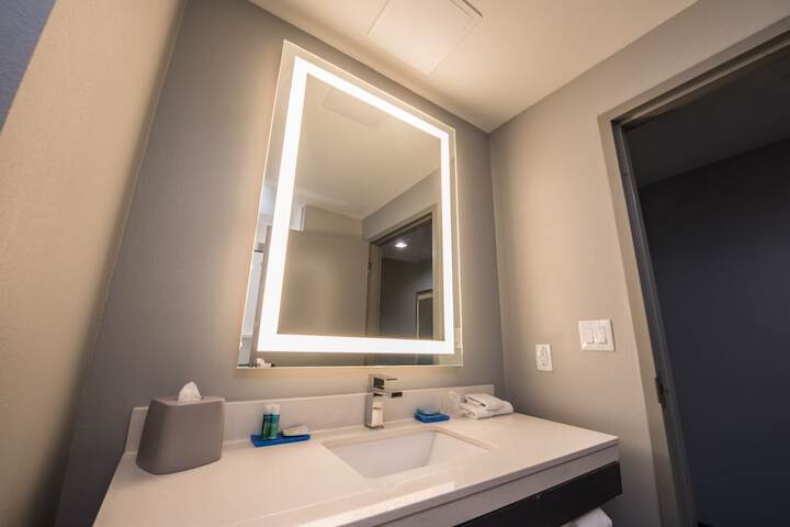 Bathroom sink
