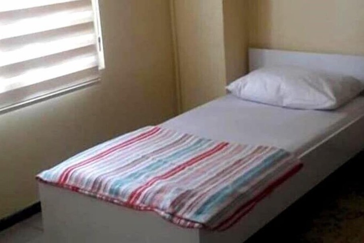 Room 3 of 8