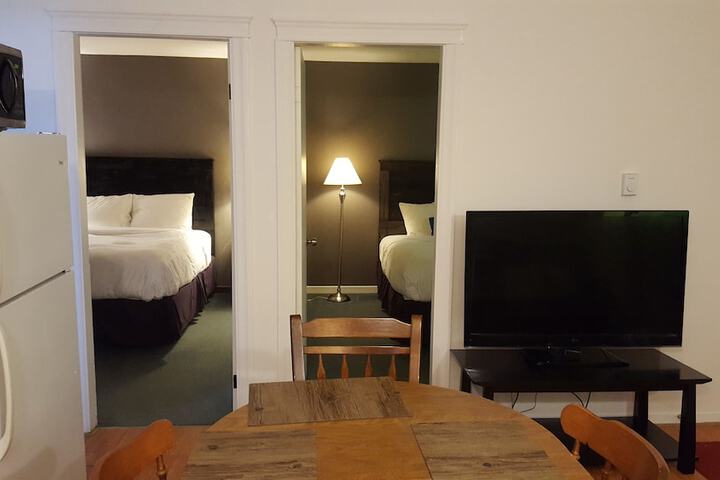 Room 3 of 73