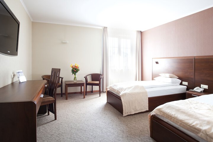 Room 7 of 72