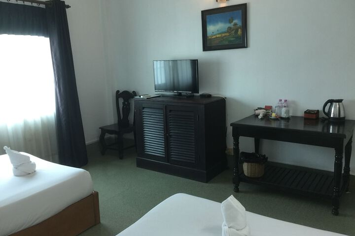 Room 25 of 106