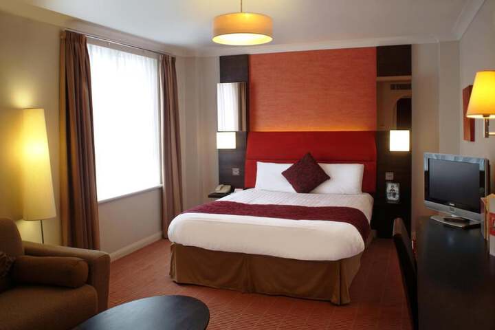 Room 13 of 40
