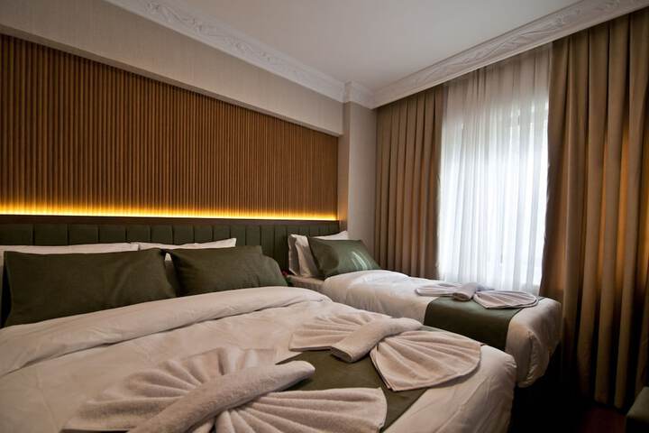 Room 18 of 28