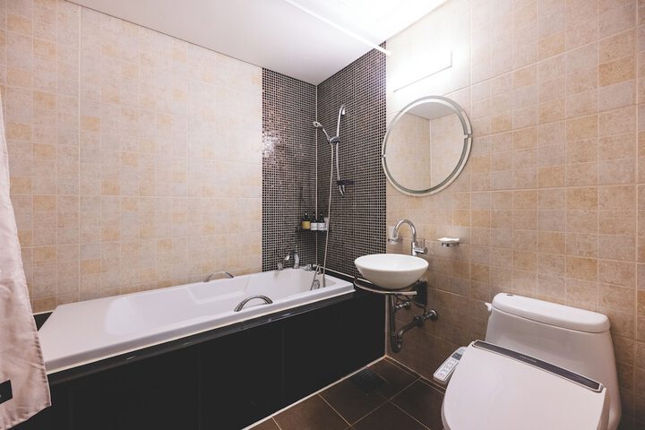Room 124 of 151