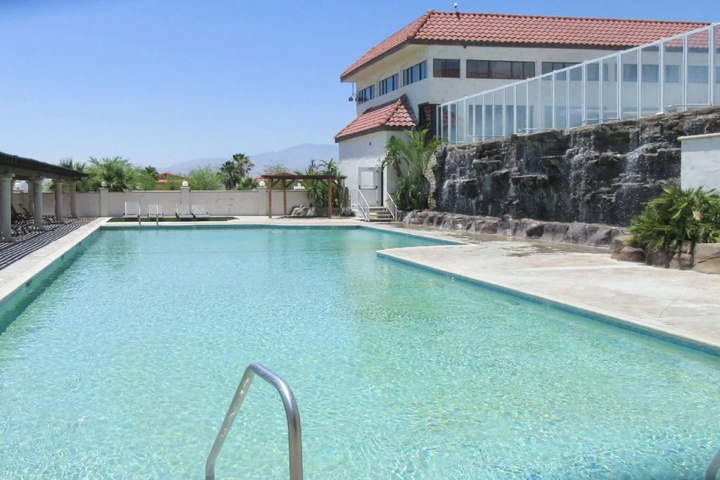 Hotel Pool
