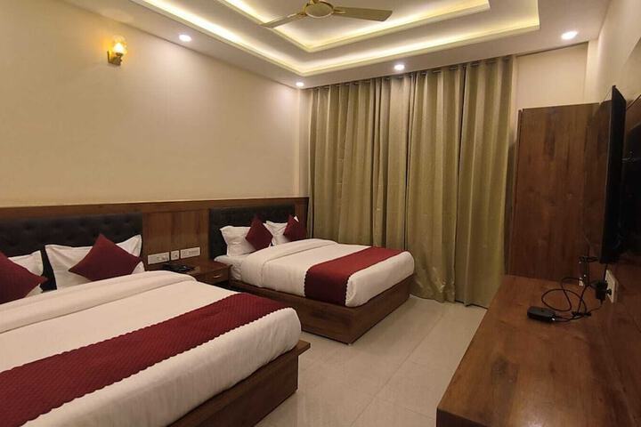 Room 2 of 16