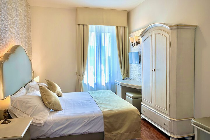 Room 30 of 112