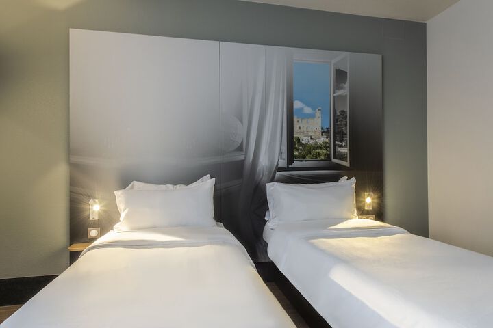 Room 15 of 57