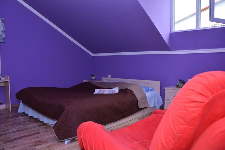 Room 14 of 18