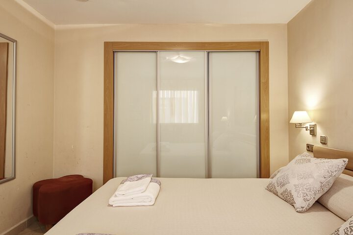 Room 4 of 71