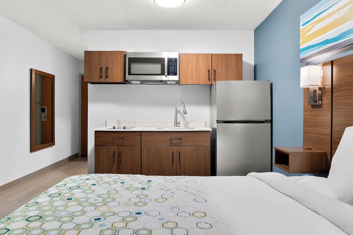 ADA Accessible Studio 1 Queen Bed (7 of 9)