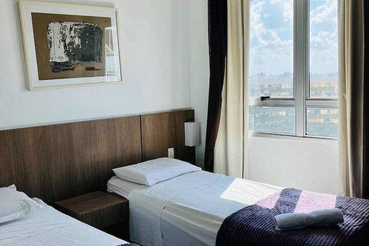 Room 4 of 30
