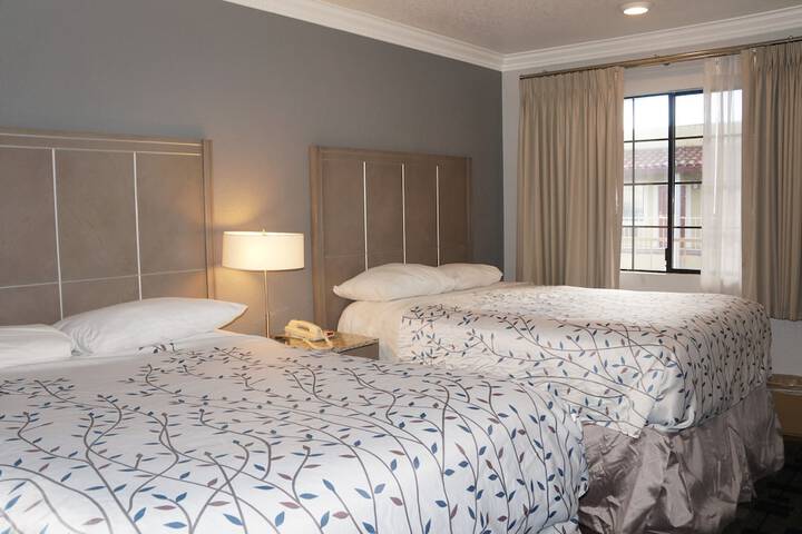 Queen Bed Accessible (19 of 45)