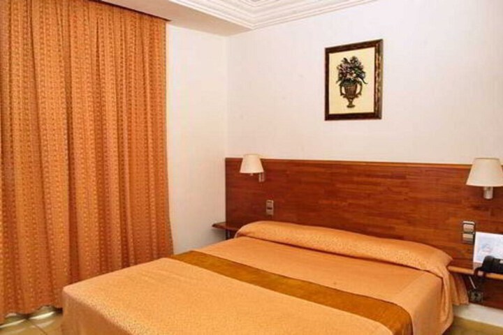 Room 8 of 32