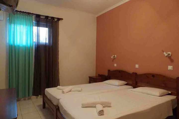 Room 25 of 89