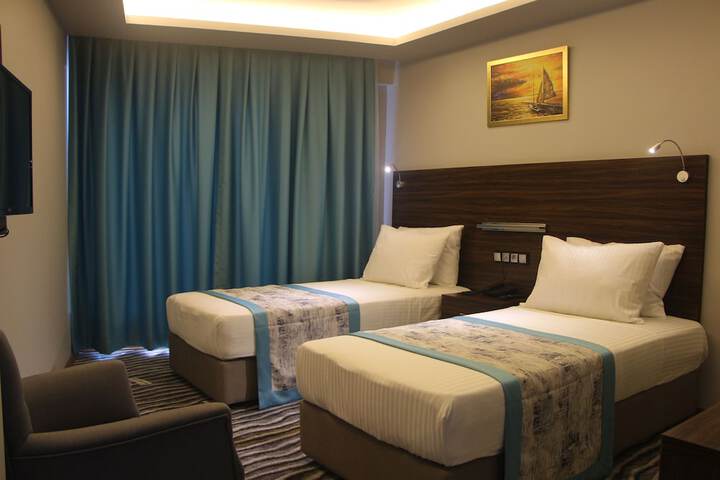 Room 14 of 34