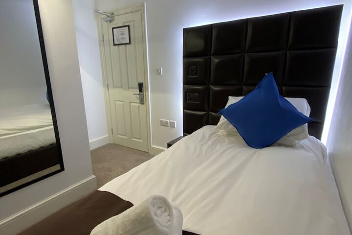 Room 5 of 34